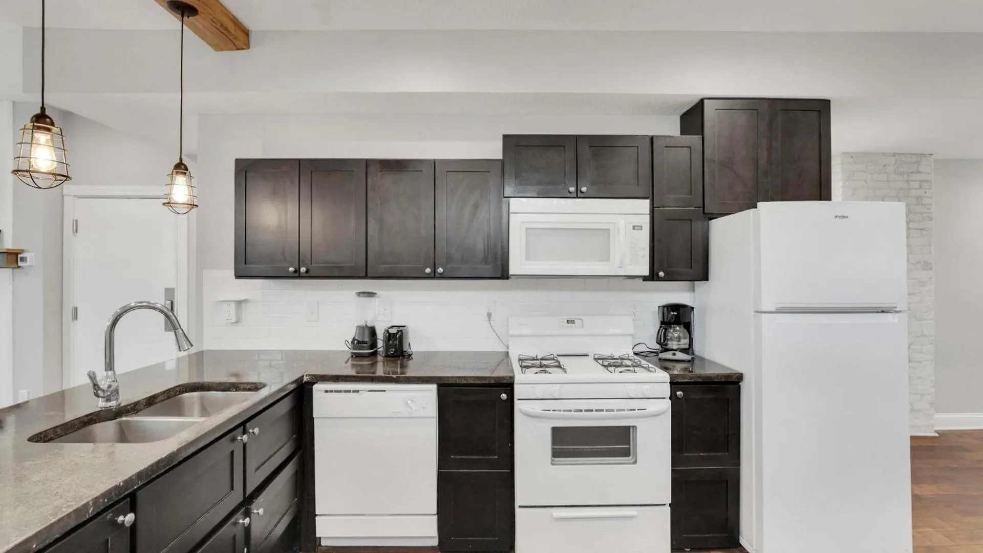 Villa Housepitality - The Urban Roost 2 - Location Columbus 0*,